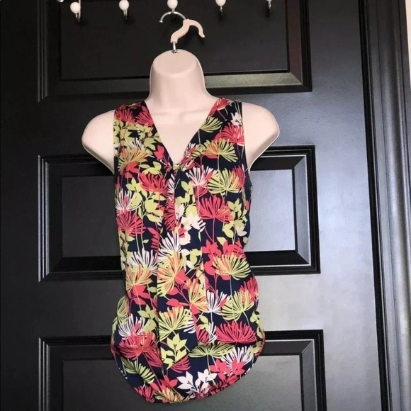 Banana Republic sleeveless top- small - Picture 1 of 2